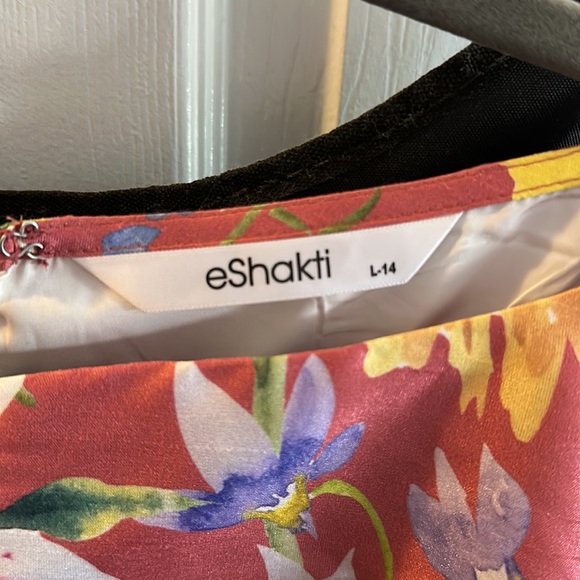 Spring Dress. - Picture 7 of 8